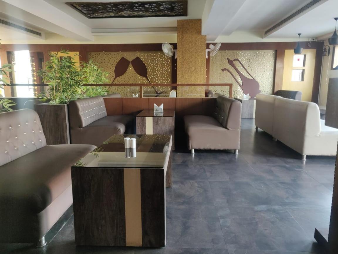 Hotel Casaya Inn Chinhat Exterior photo