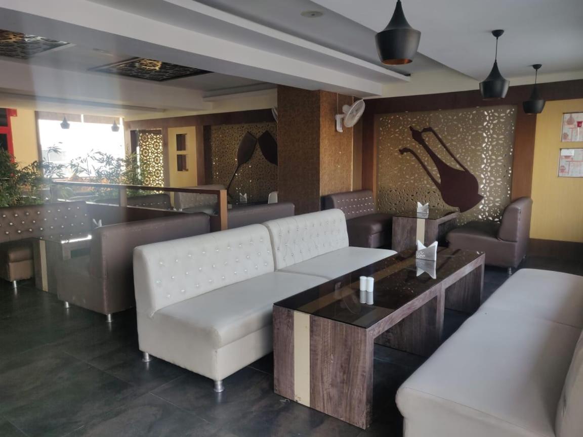 Hotel Casaya Inn Chinhat Exterior photo