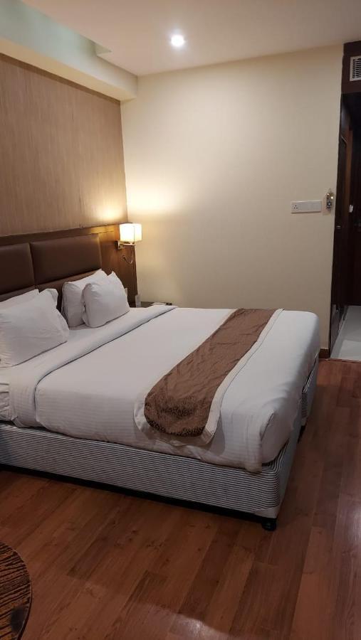 Hotel Casaya Inn Chinhat Exterior photo