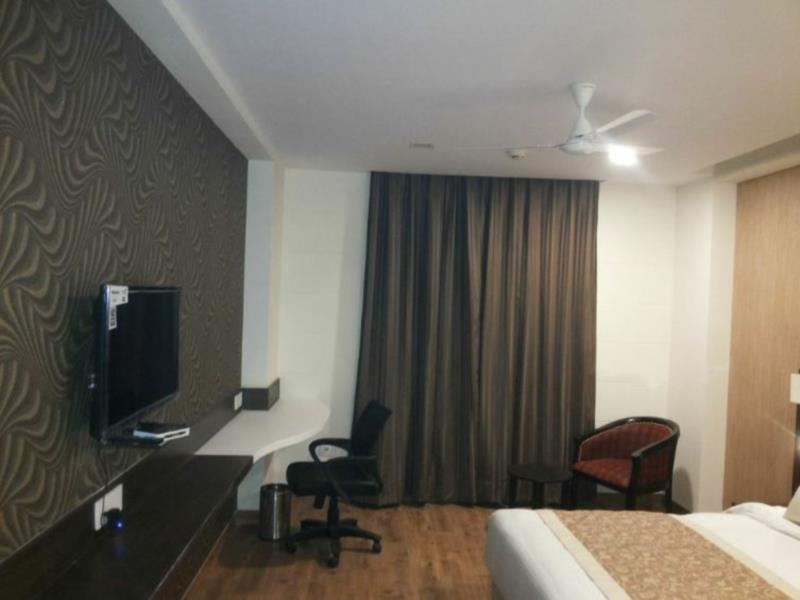 Hotel Casaya Inn Chinhat Exterior photo