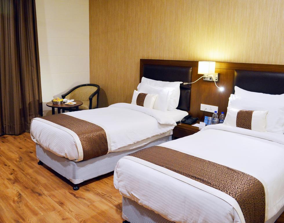 Hotel Casaya Inn Chinhat Exterior photo
